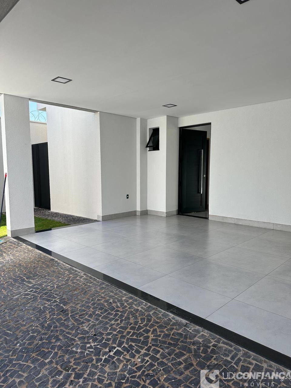 Casa à venda com 3 quartos, 250m² - Foto 8