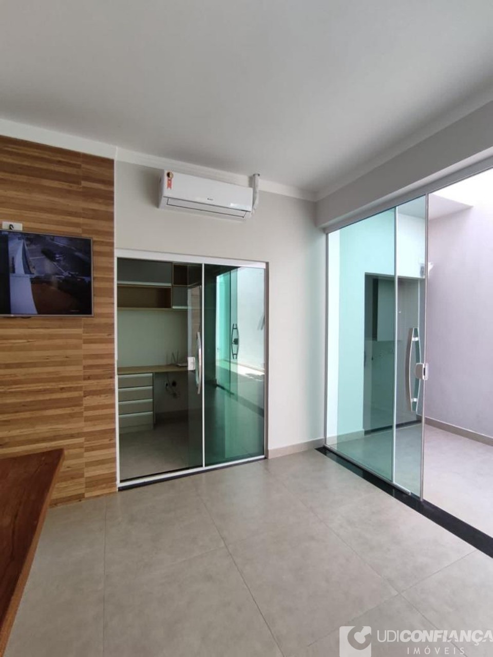 Casa à venda com 3 quartos, 220m² - Foto 8