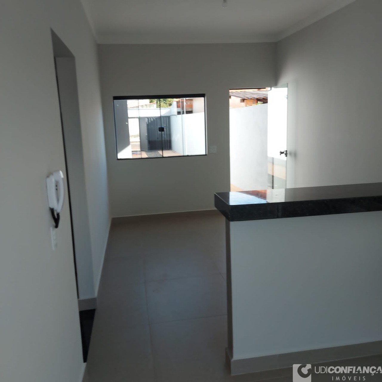 Casa à venda com 2 quartos, 56m² - Foto 11