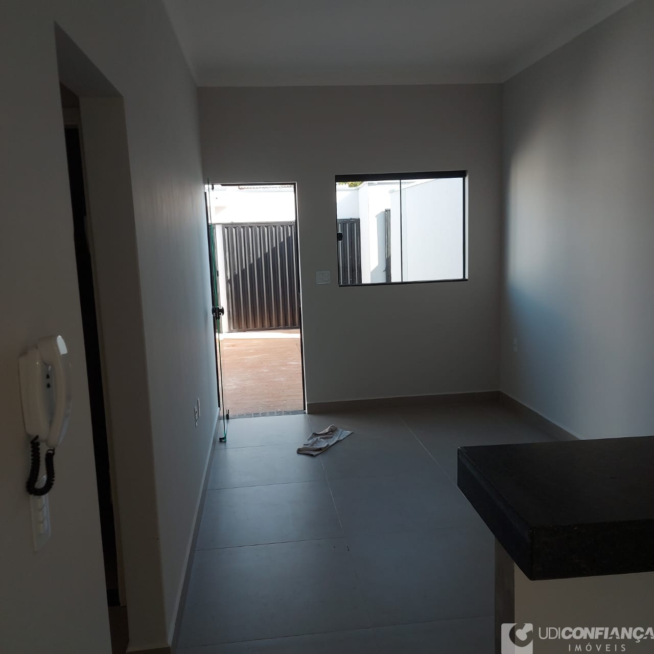 Casa à venda com 2 quartos, 56m² - Foto 3