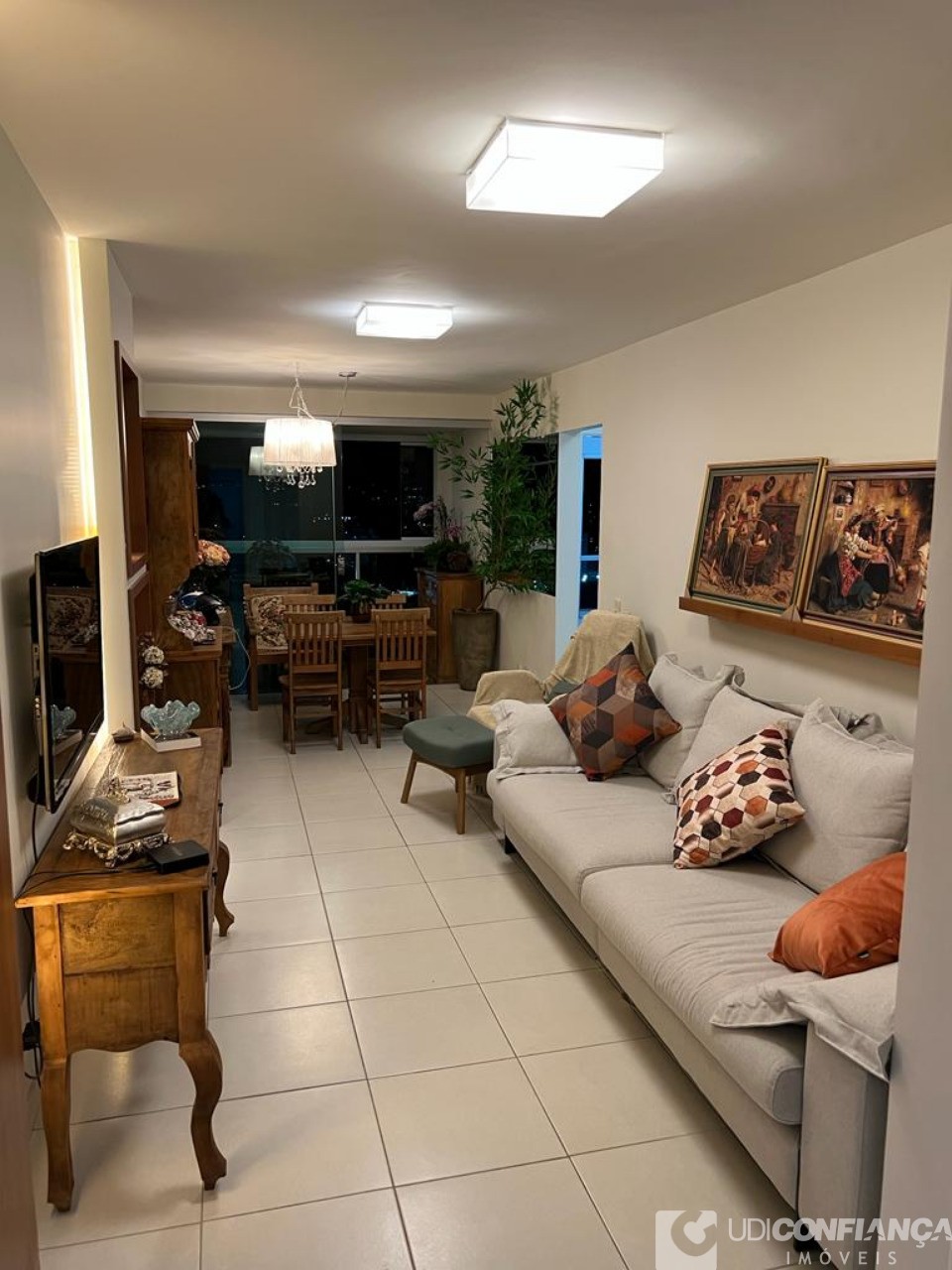 Apartamento à venda com 2 quartos, 72m² - Foto 2