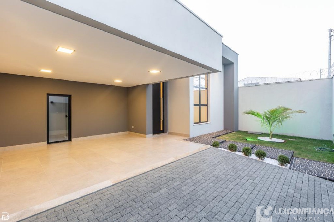 Casa à venda com 3 quartos, 160m² - Foto 1