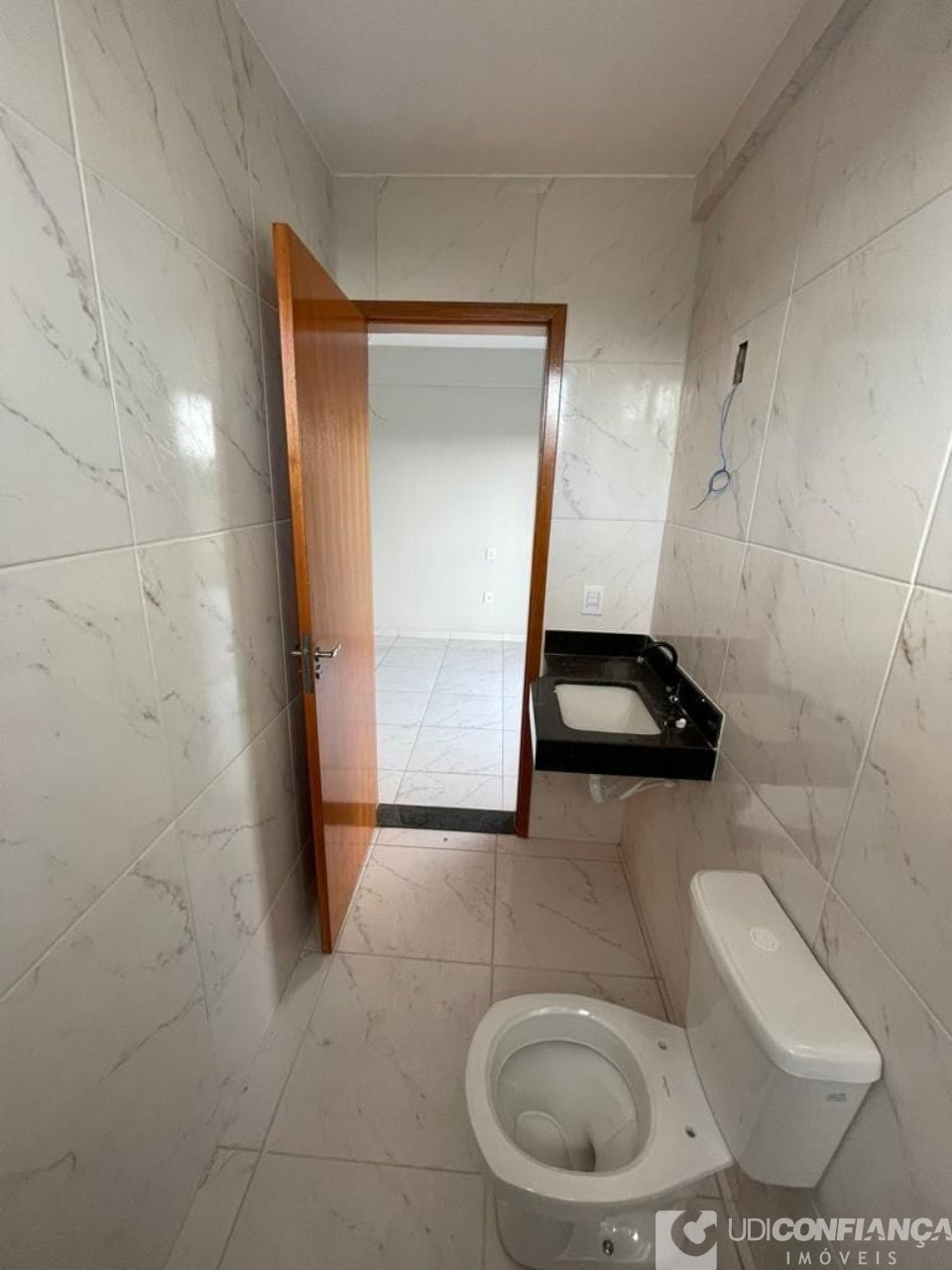 Apartamento à venda com 2 quartos, 71m² - Foto 2