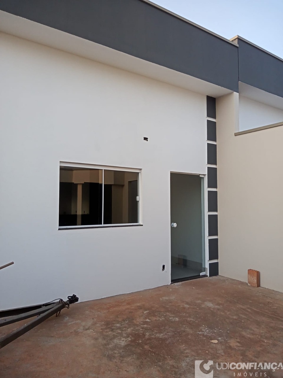 Casa à venda com 3 quartos, 75m² - Foto 3