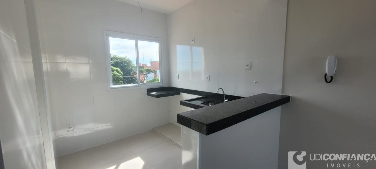 Apartamento à venda com 2 quartos, 57m² - Foto 2