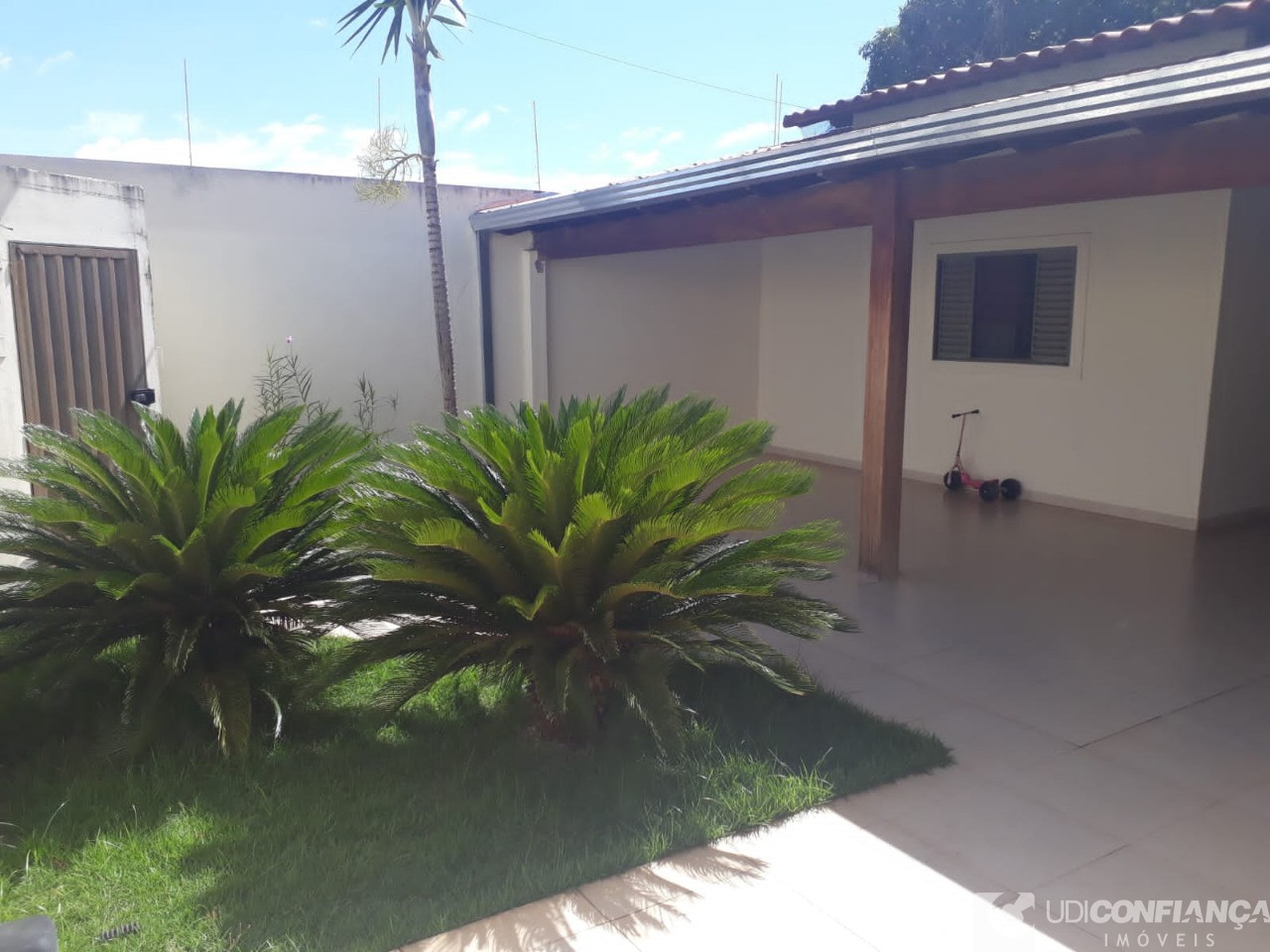 Casa à venda com 3 quartos, 160m² - Foto 1