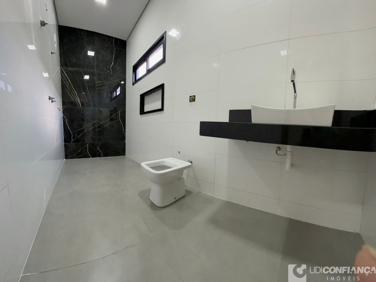 Casa à venda com 3 quartos, 150m² - Foto 11