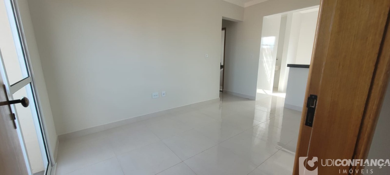 Apartamento à venda com 2 quartos, 57m² - Foto 3