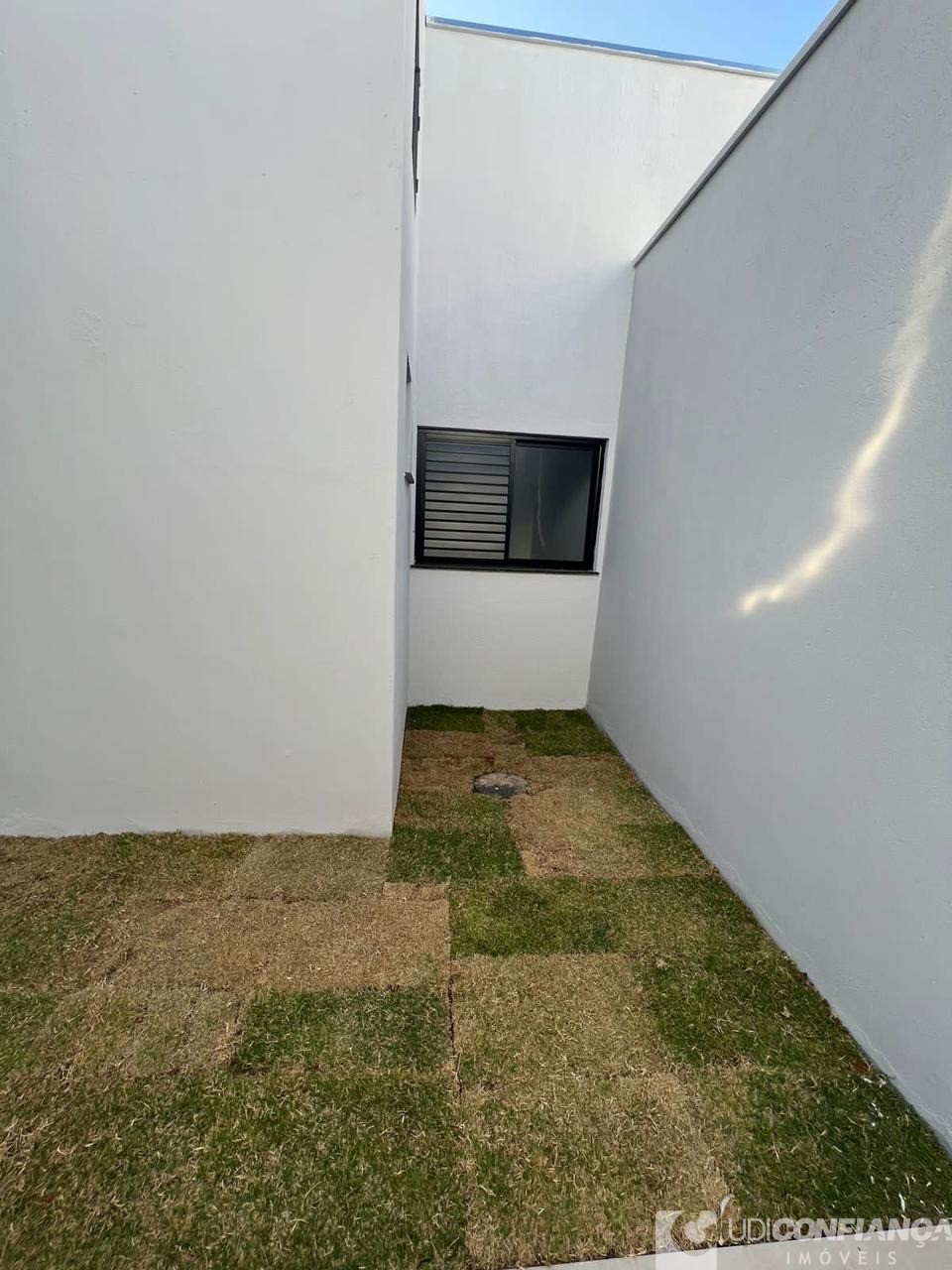 Casa à venda com 2 quartos, 75m² - Foto 11