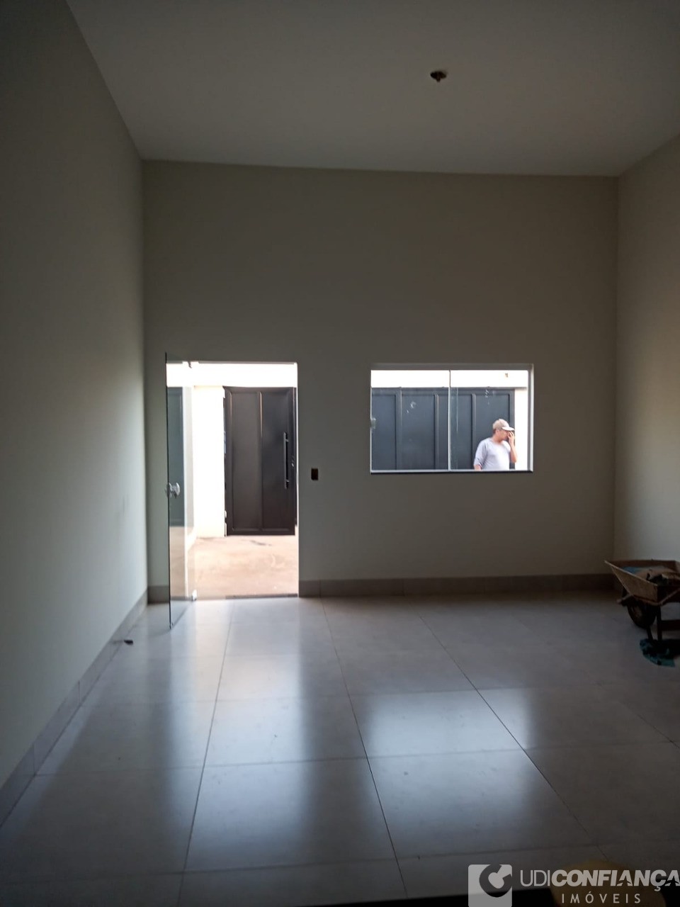 Casa à venda com 3 quartos, 75m² - Foto 2