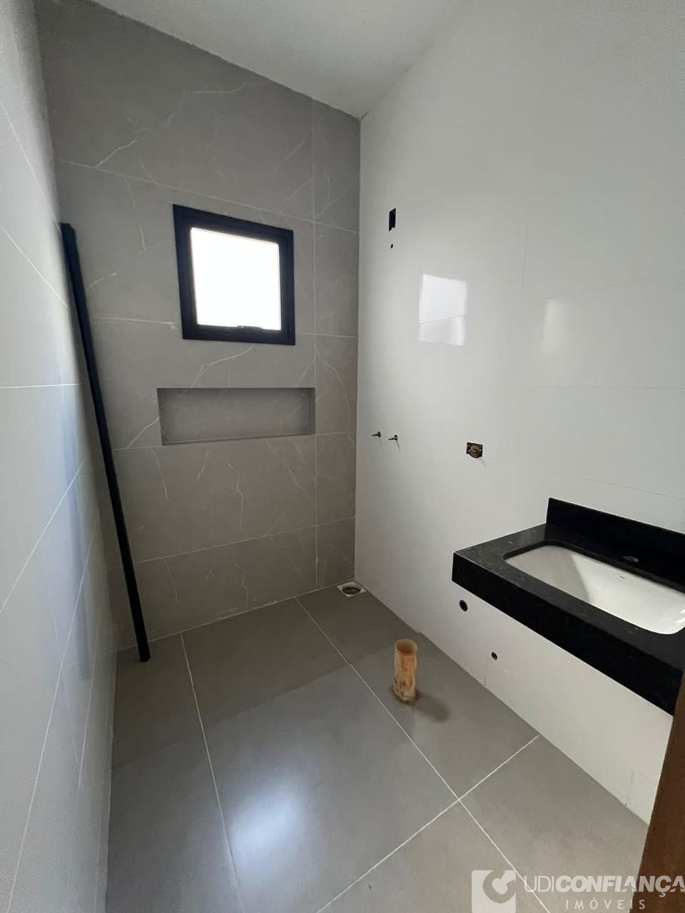 Casa à venda com 2 quartos, 75m² - Foto 12