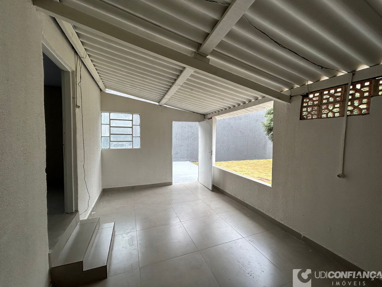 Casa à venda com 3 quartos, 100m² - Foto 7