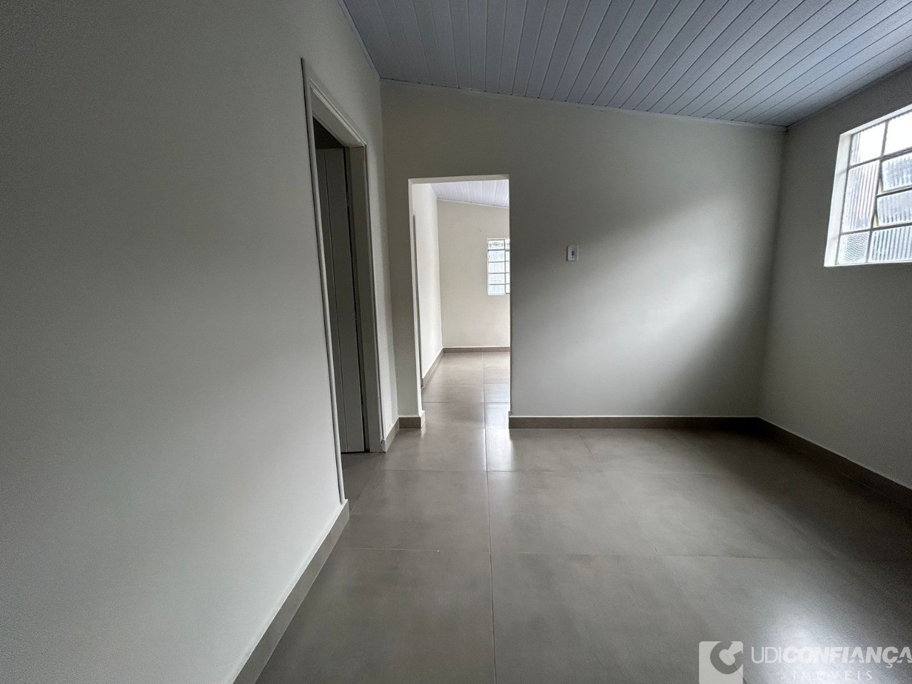 Casa à venda com 3 quartos, 100m² - Foto 5