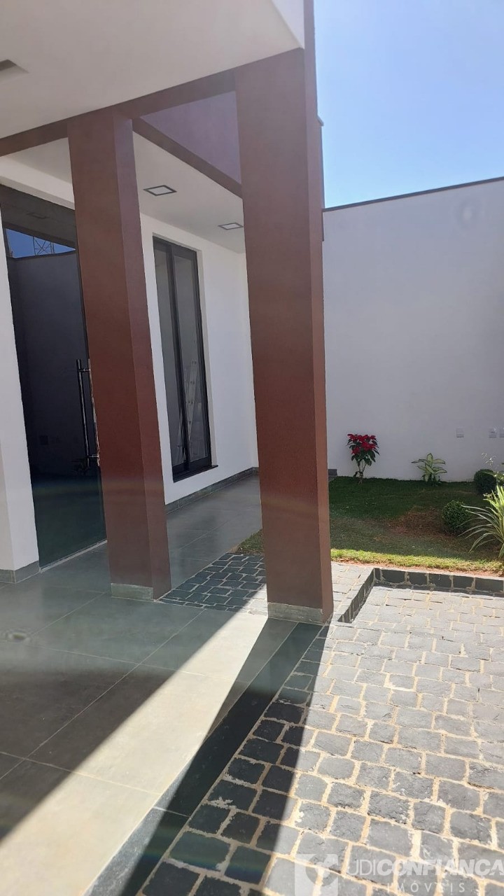 Casa à venda com 3 quartos, 180m² - Foto 3