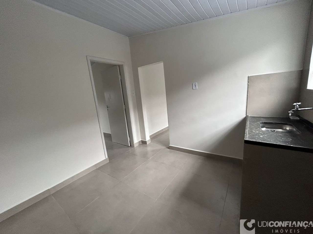 Casa à venda com 3 quartos, 100m² - Foto 6