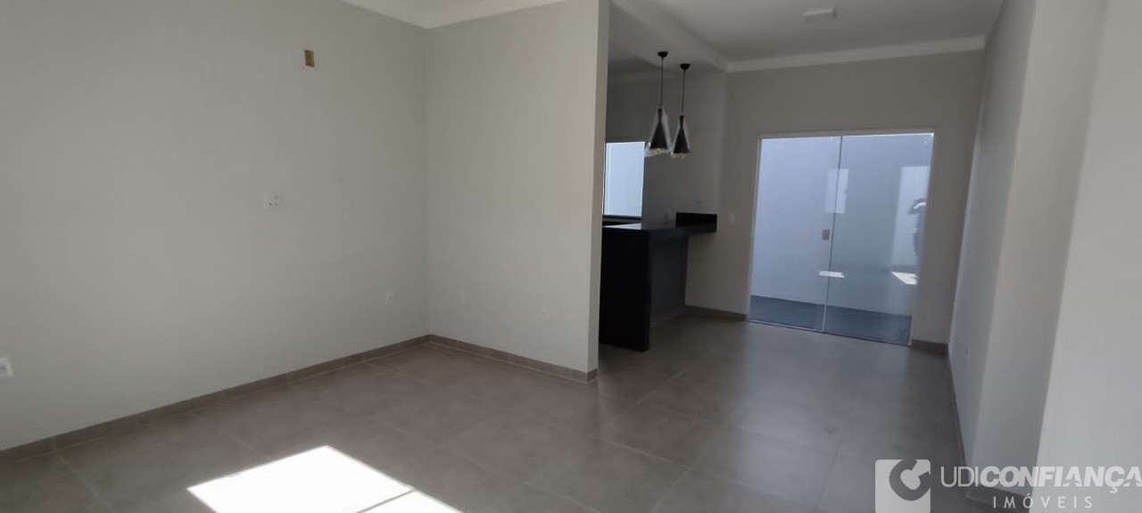 Casa à venda com 2 quartos, 59m² - Foto 1