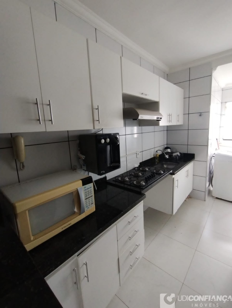 Apartamento à venda com 2 quartos, 72m² - Foto 3