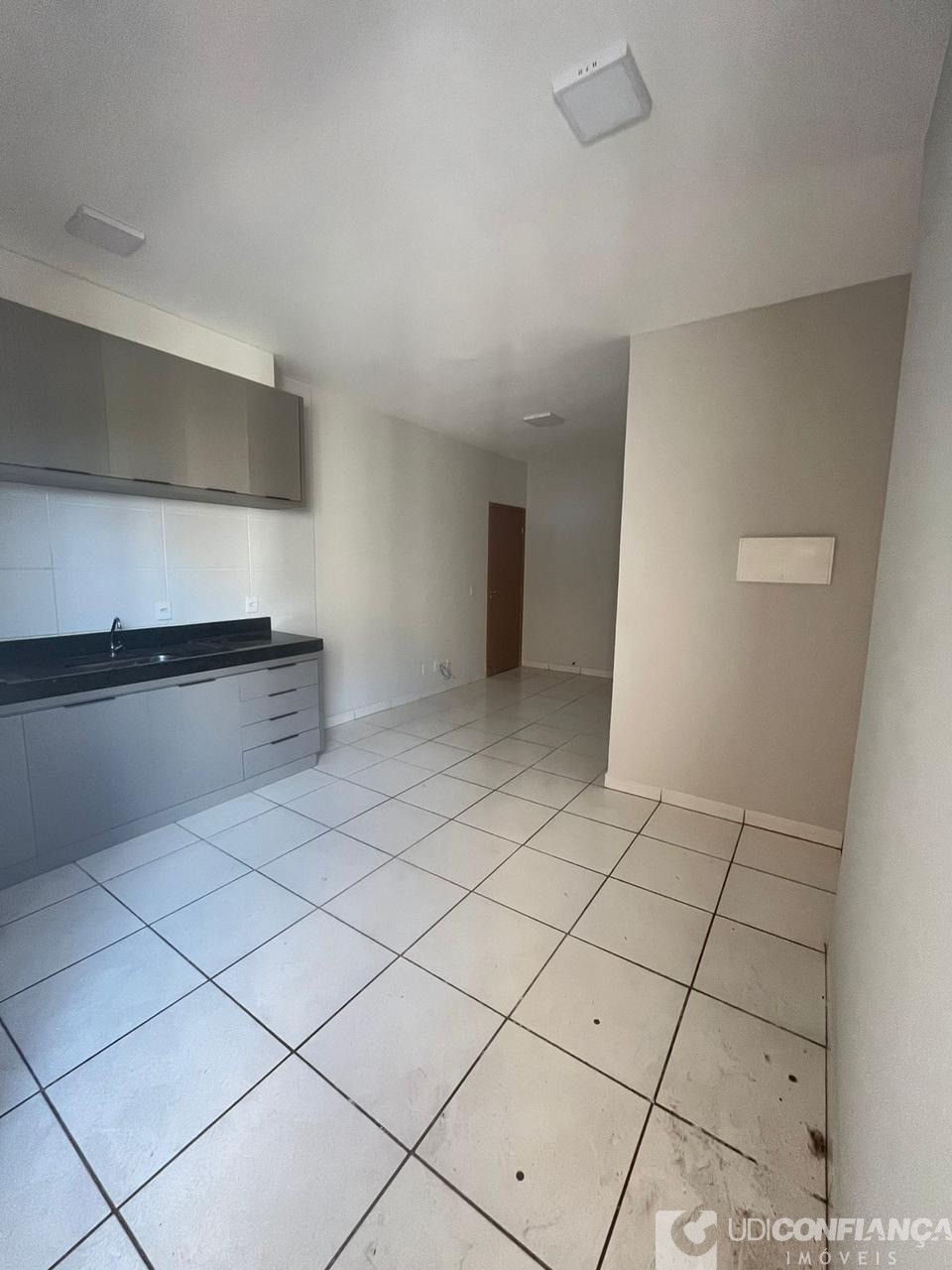 Apartamento à venda com 2 quartos, 52m² - Foto 2