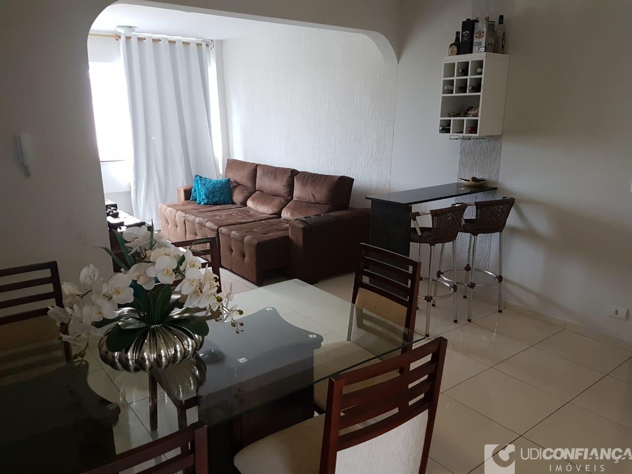 Apartamento à venda com 2 quartos, 68m² - Foto 3