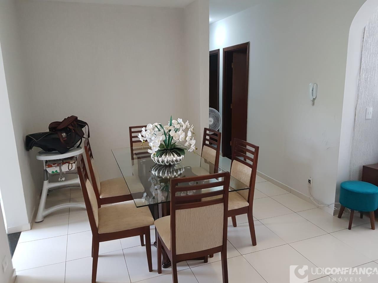 Apartamento à venda com 2 quartos, 68m² - Foto 4