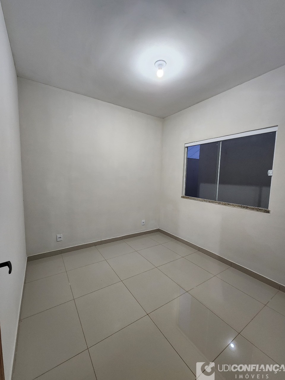 Casa à venda com 2 quartos, 45m² - Foto 4