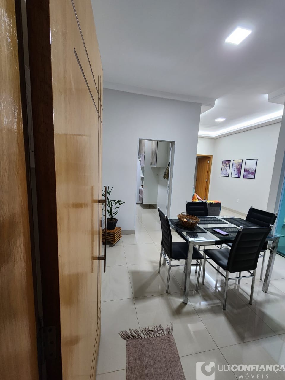 Casa à venda com 2 quartos, 125m² - Foto 3