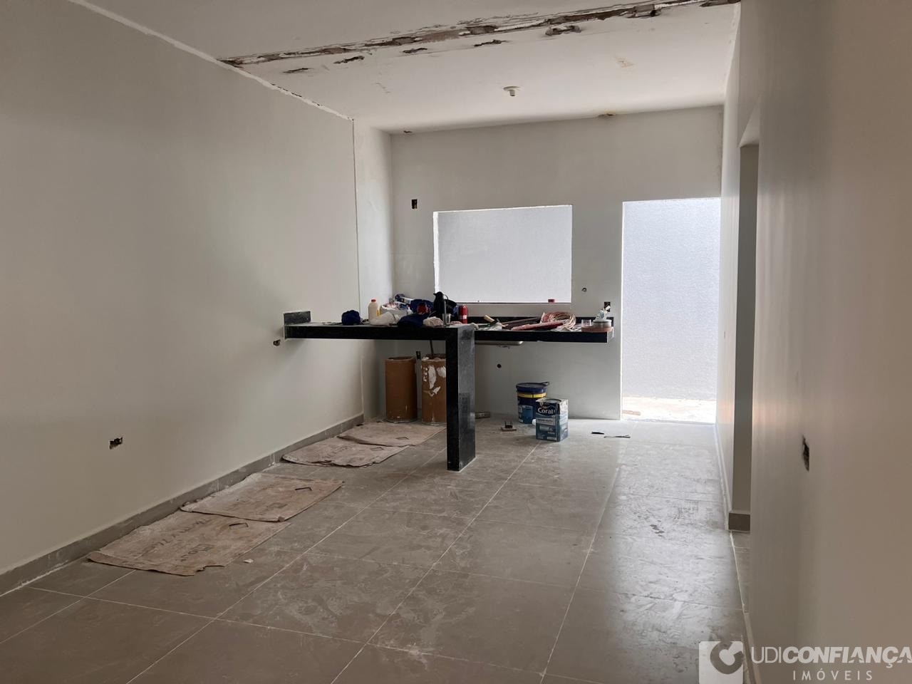 Casa à venda com 2 quartos, 80m² - Foto 3