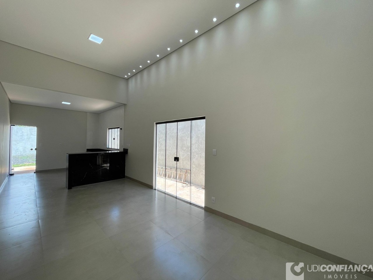 Casa à venda com 3 quartos, 130m² - Foto 4