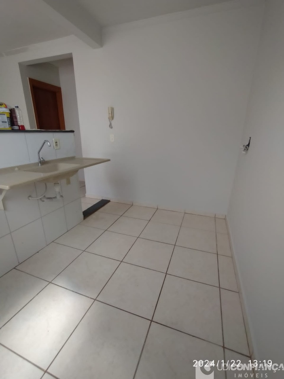 Apartamento à venda com 2 quartos, 44m² - Foto 2