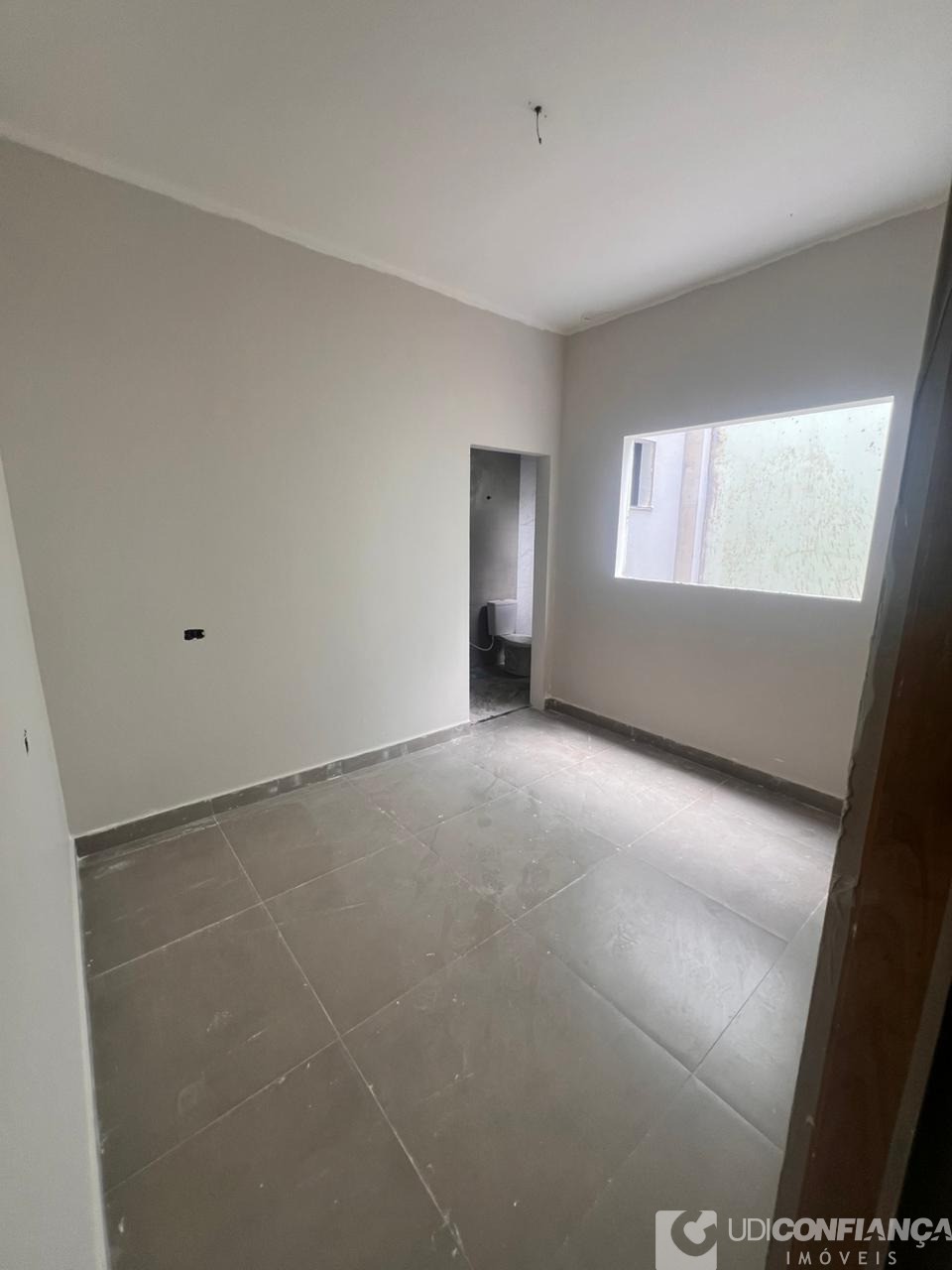 Casa à venda com 2 quartos, 80m² - Foto 2