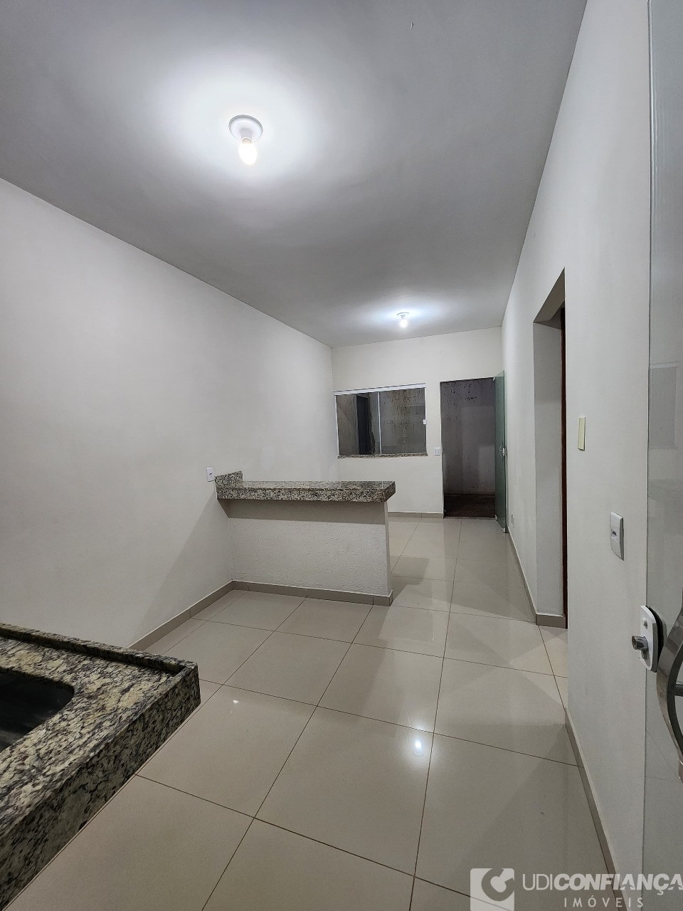 Casa à venda com 2 quartos, 45m² - Foto 10