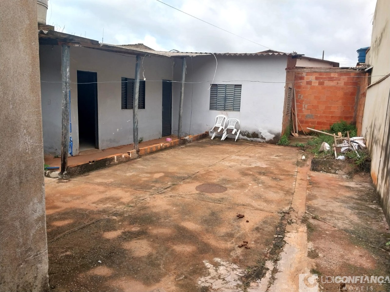 Casa à venda com 3 quartos, 100m² - Foto 2