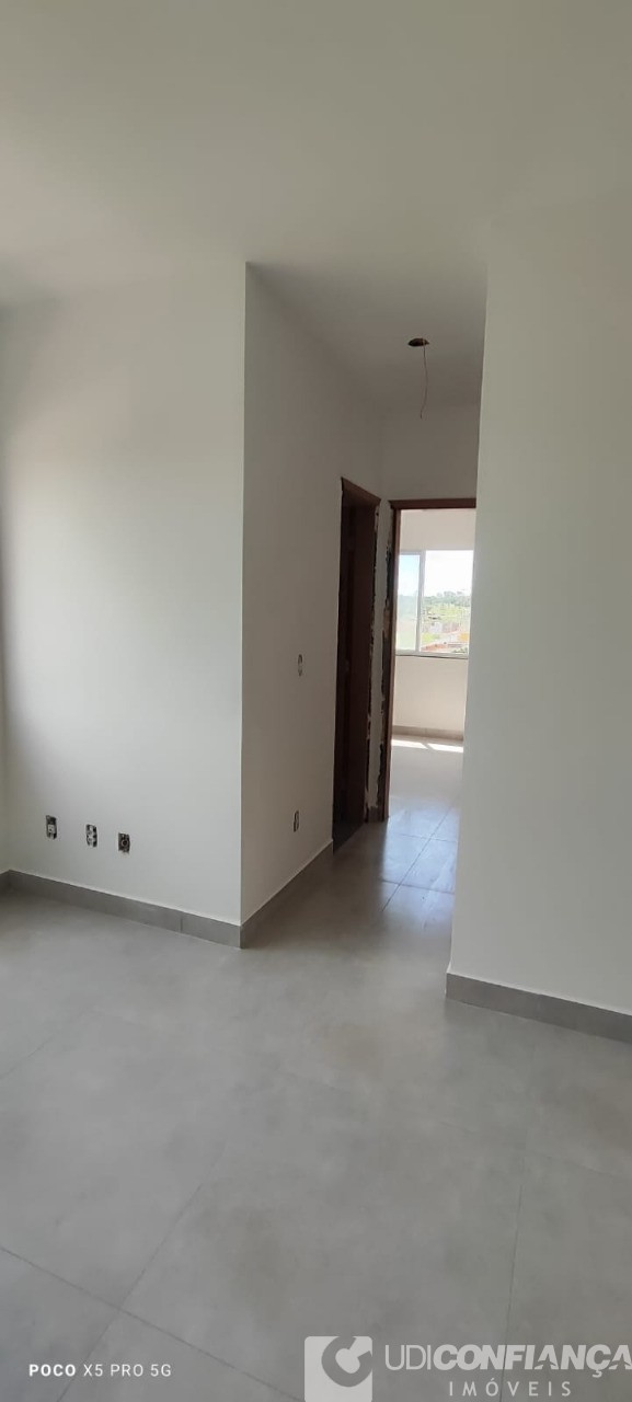 Apartamento à venda com 2 quartos, 44m² - Foto 3