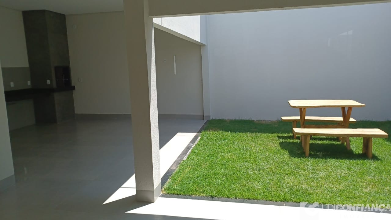 Casa à venda com 3 quartos, 185m² - Foto 4