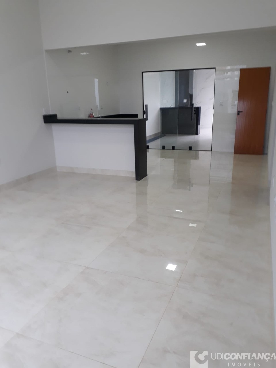 Casa à venda com 3 quartos, 150m² - Foto 1