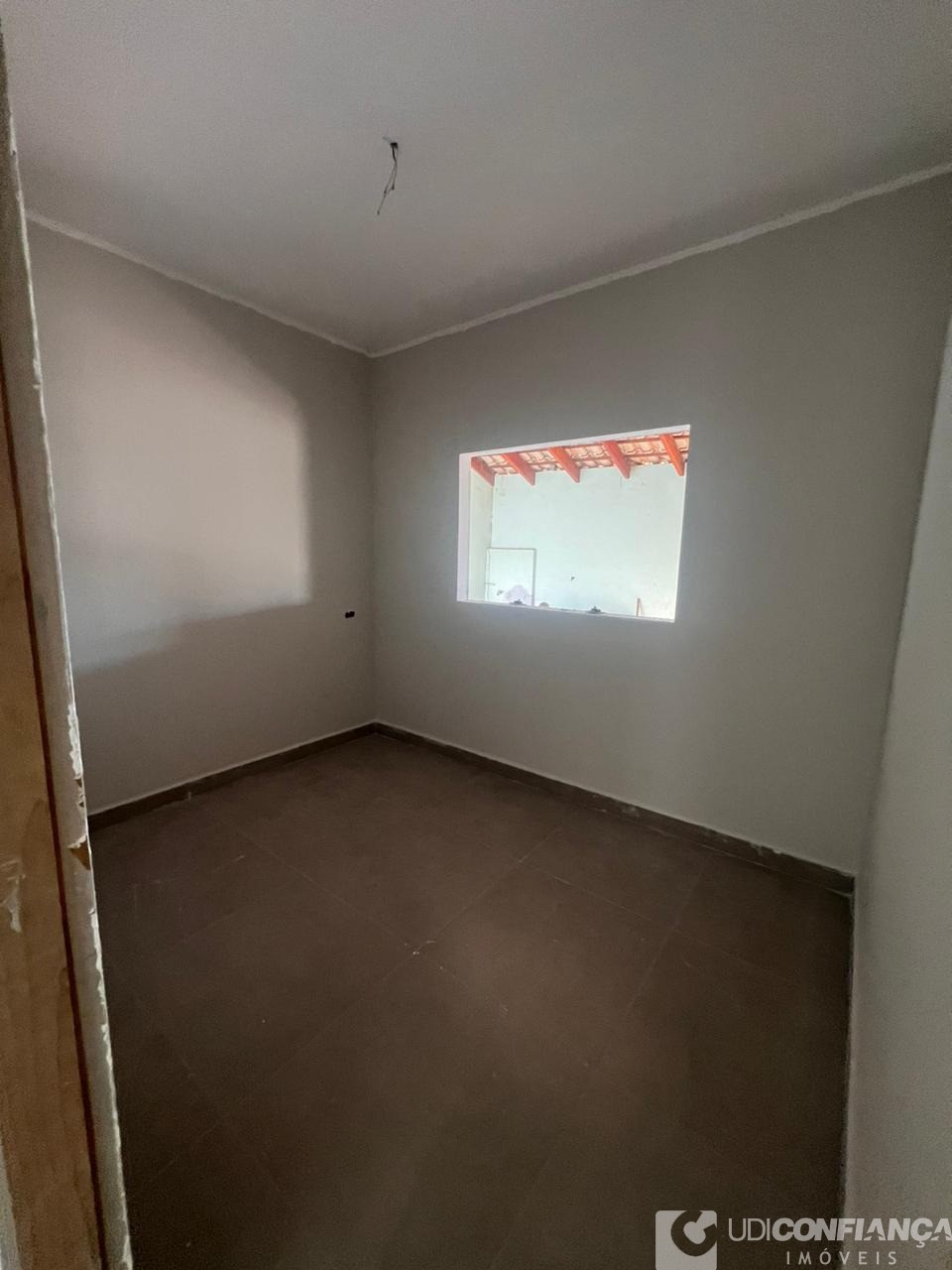 Casa à venda com 2 quartos, 80m² - Foto 4