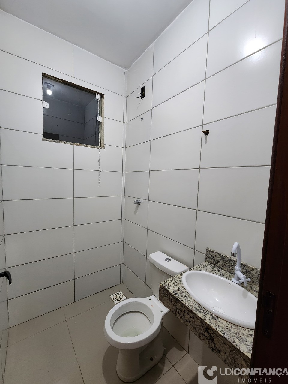 Casa à venda com 2 quartos, 45m² - Foto 3