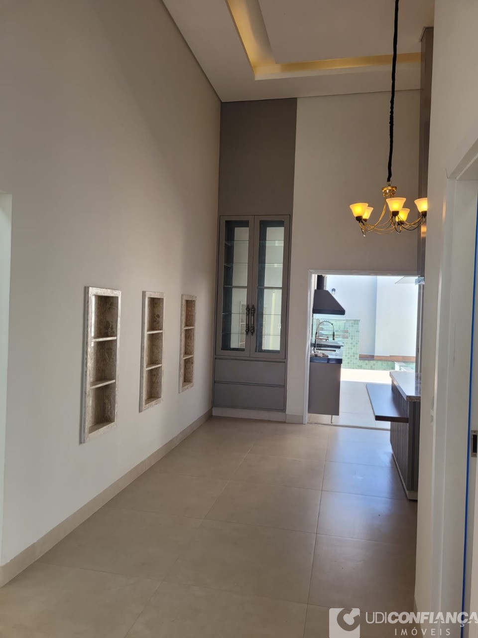 Casa à venda com 3 quartos, 210m² - Foto 3