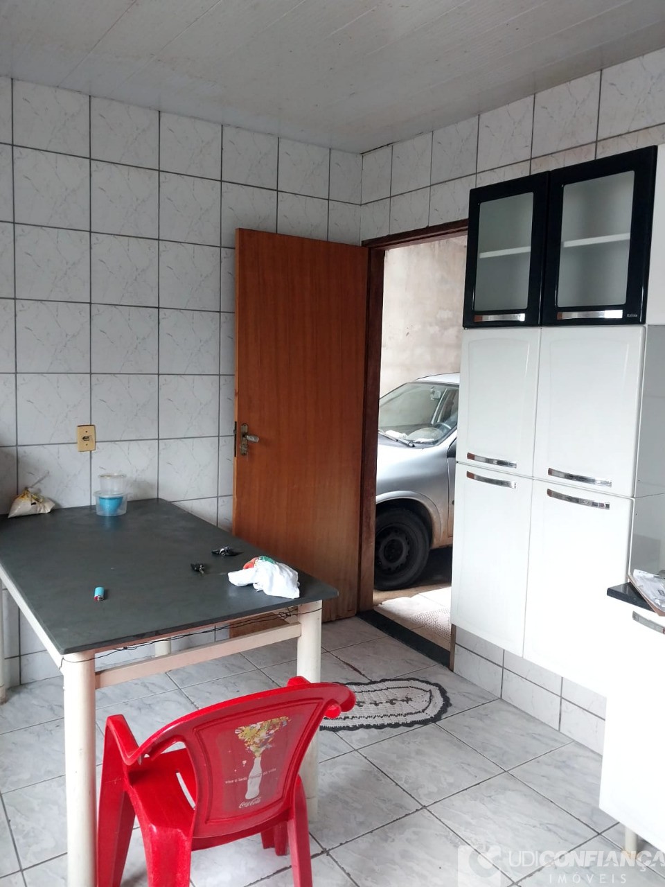 Casa à venda com 3 quartos, 100m² - Foto 1