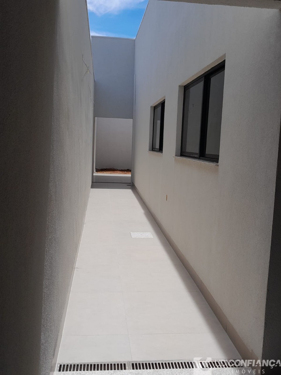 Casa à venda com 3 quartos, 180m² - Foto 3