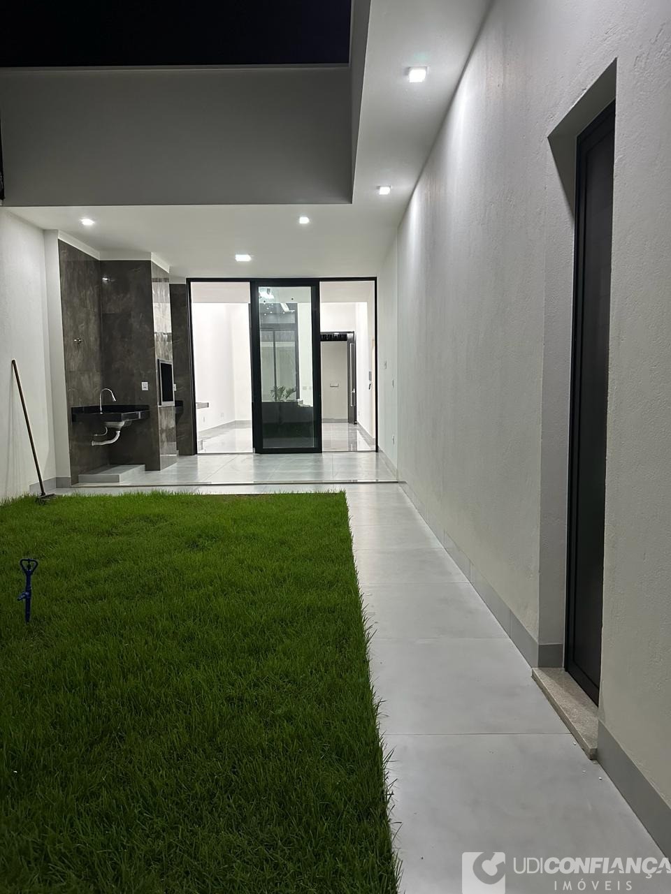 Casa à venda com 3 quartos, 150m² - Foto 8