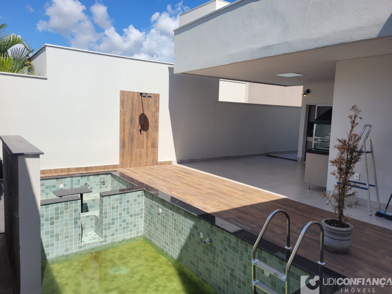 Casa à venda com 3 quartos, 210m² - Foto 11