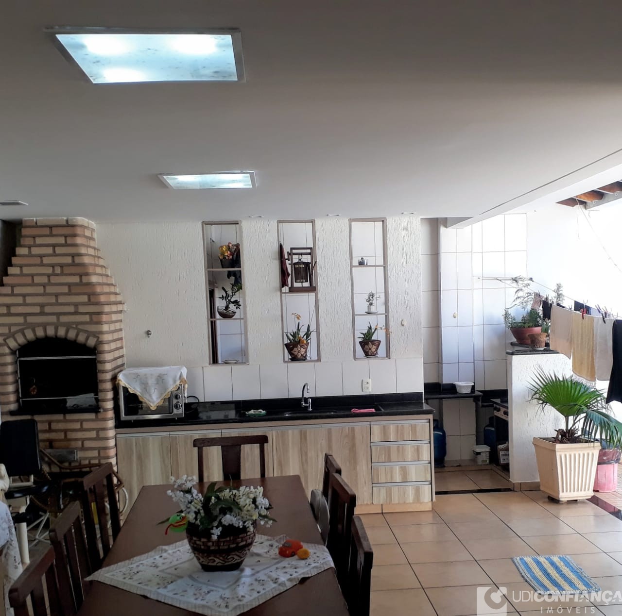 Casa à venda com 3 quartos, 245m² - Foto 7