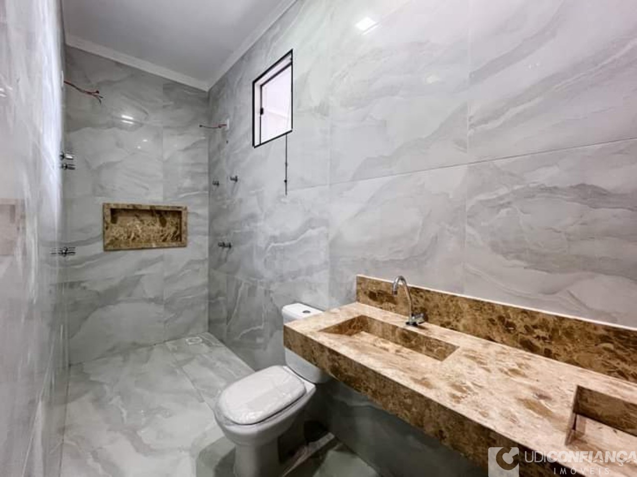 Casa à venda com 3 quartos, 110m² - Foto 11