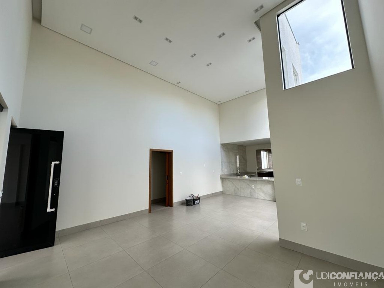 Casa à venda com 3 quartos, 179m² - Foto 4