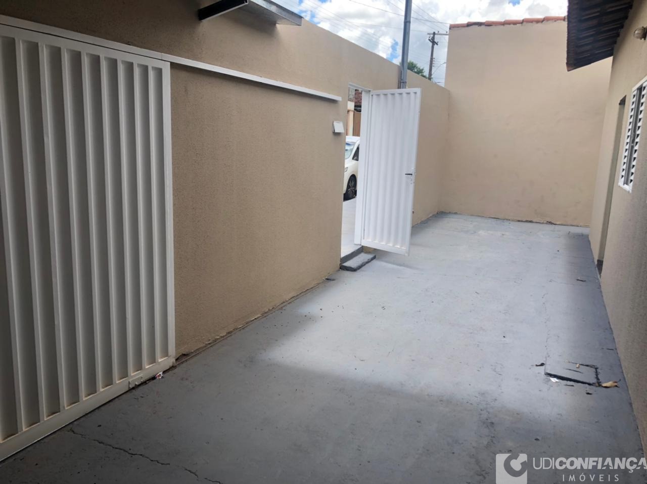 Casa à venda com 3 quartos, 90m² - Foto 3