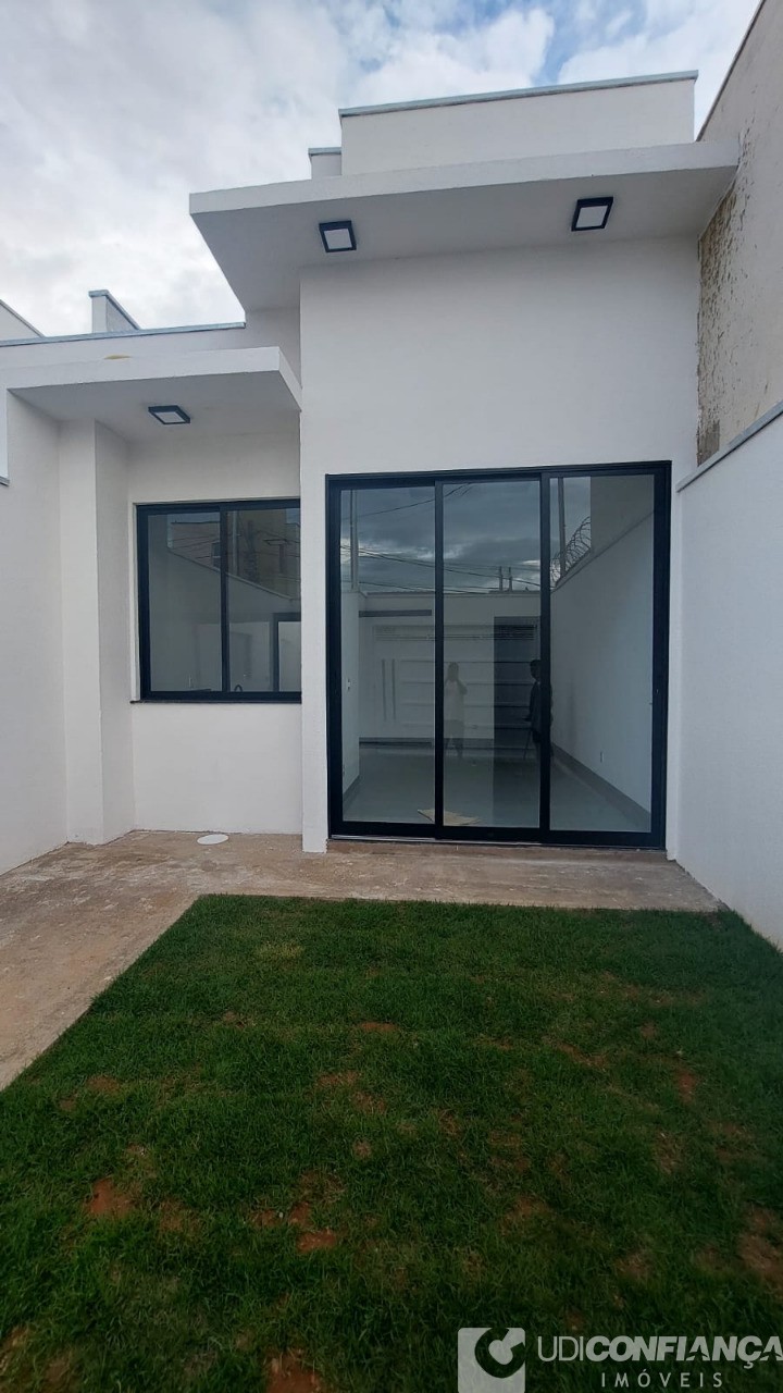 Casa à venda com 3 quartos, 80m² - Foto 3