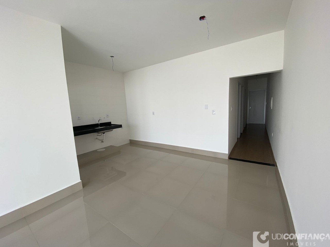 Casa à venda com 3 quartos, 74m² - Foto 3