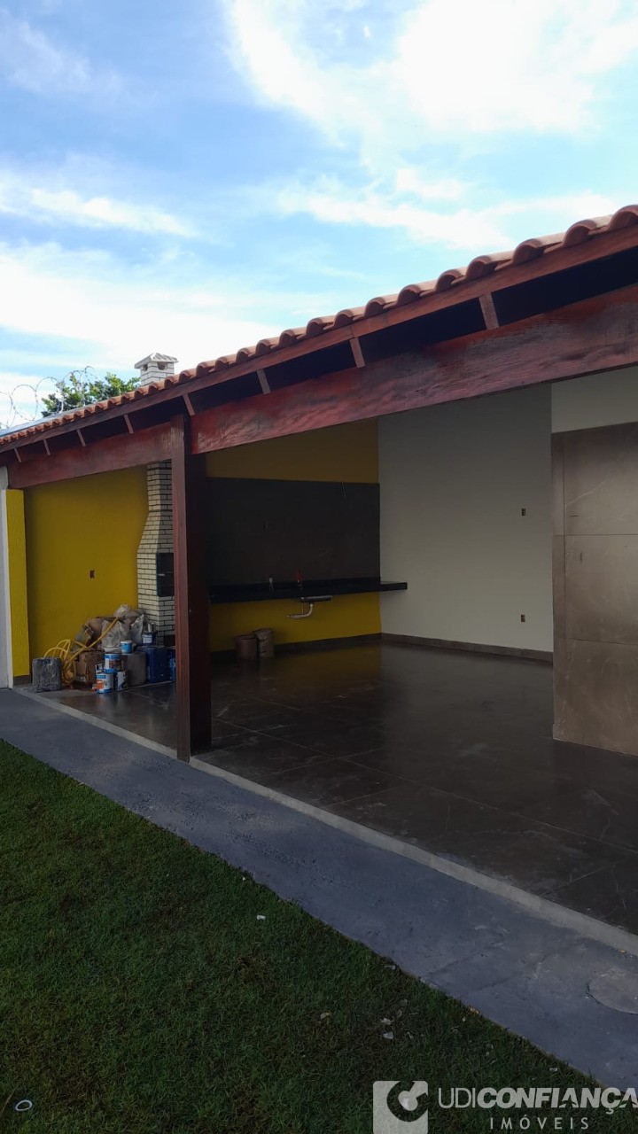 Casa à venda com 4 quartos, 250m² - Foto 3