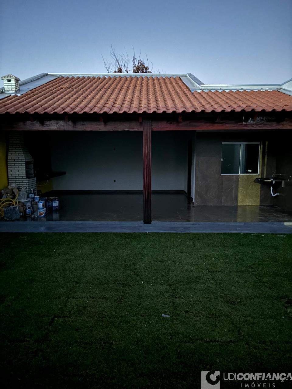 Casa à venda com 4 quartos, 250m² - Foto 2